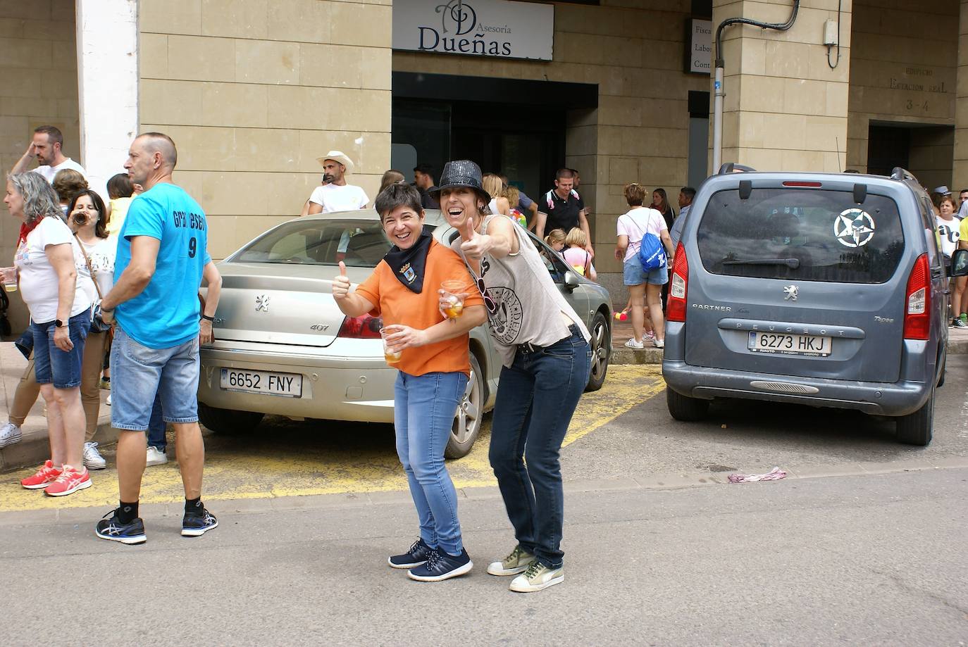 Fotos: Viernes de vueltas y almuerzos en las fiestas de Nájera