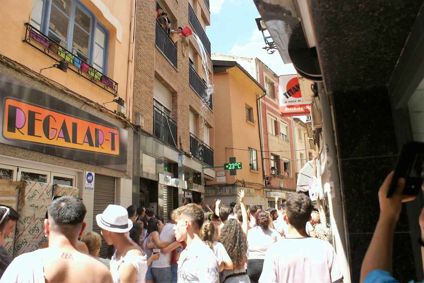 Fotos: Viernes de vueltas y almuerzos en las fiestas de Nájera