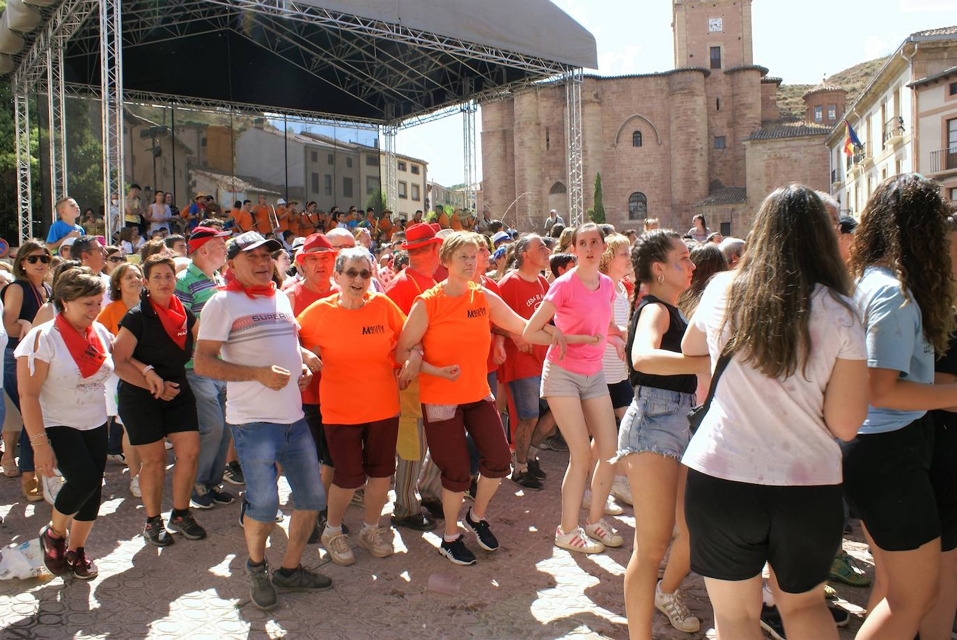 Fotos: Viernes de vueltas y almuerzos en las fiestas de Nájera