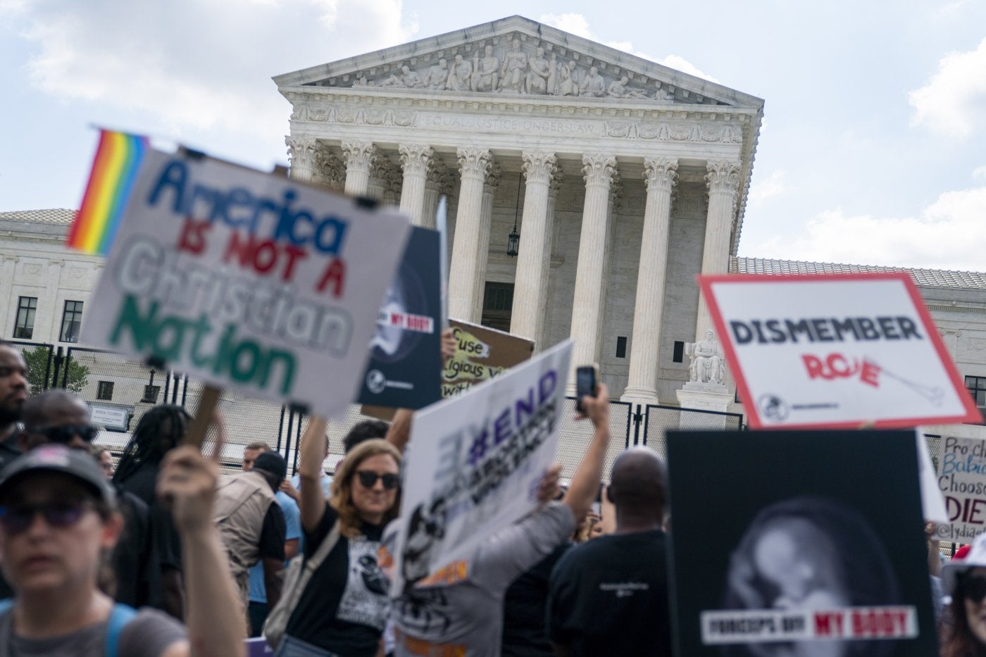 Protestas pro y antiabortistas frente al Supremo de los Estados Unidos. 