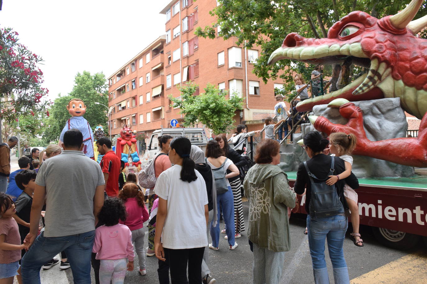 Fotos: El barrio logroñés de Madre de Dios disfruta de sus fiestas dos años después