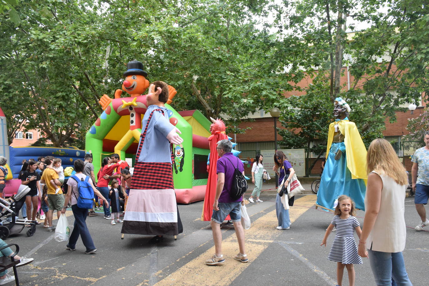 Fotos: El barrio logroñés de Madre de Dios disfruta de sus fiestas dos años después