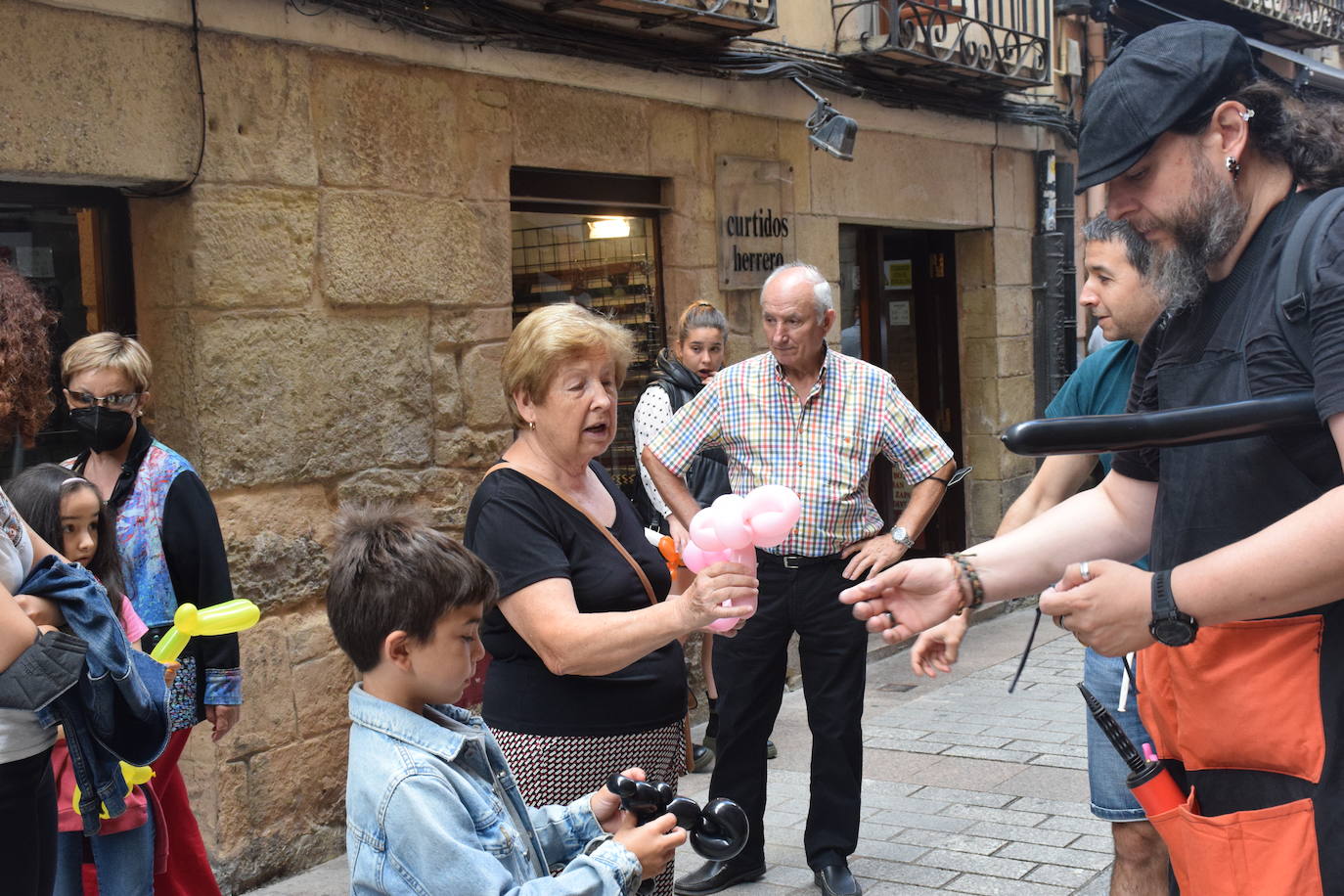 Fotos: Sábado de fiesta en la calle San Juan