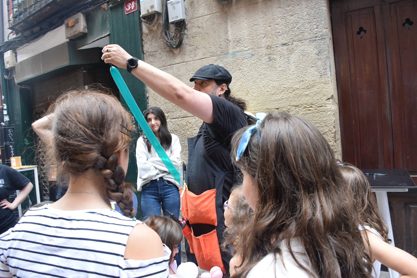 Fotos: Sábado de fiesta en la calle San Juan