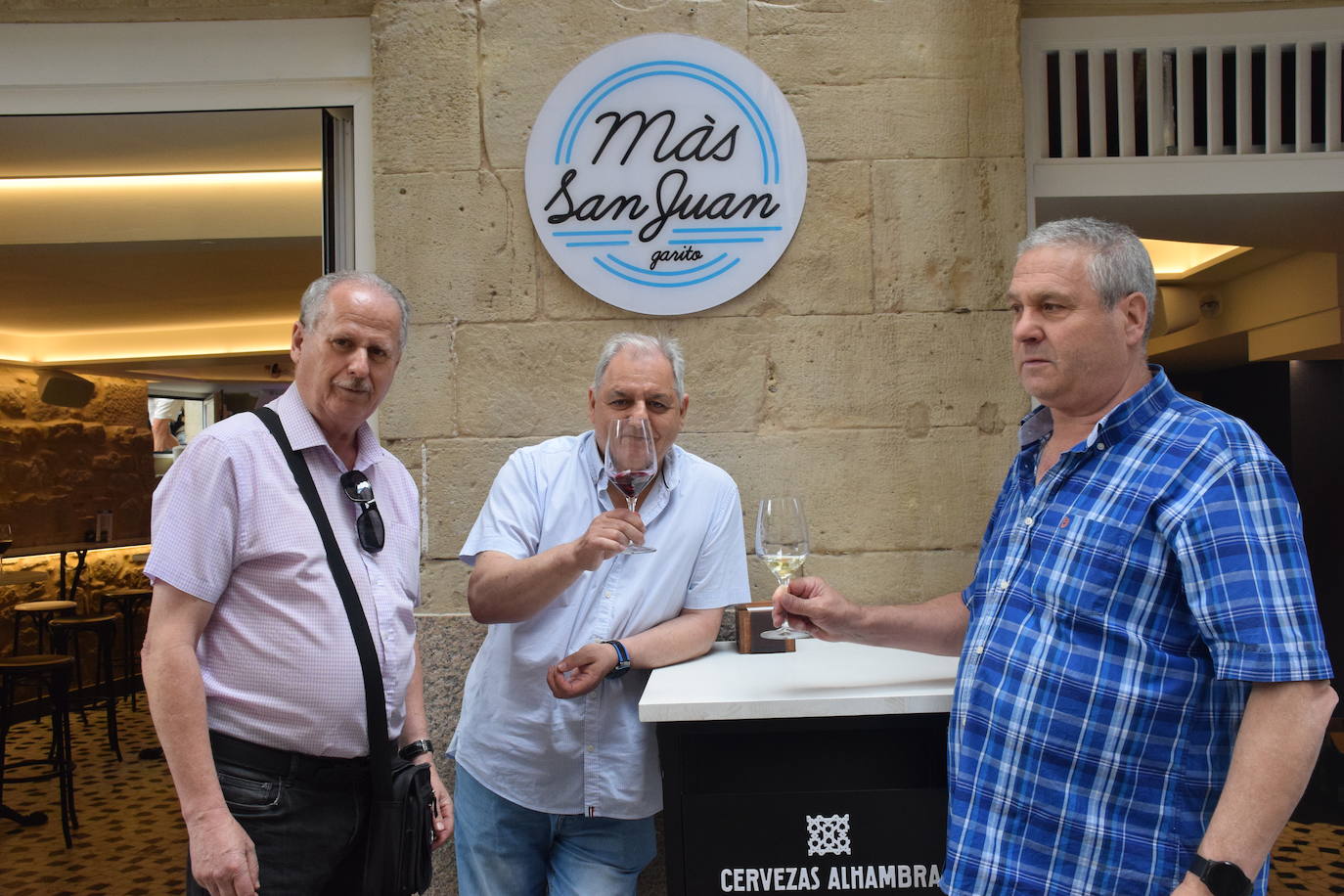 Fotos: Sábado de fiesta en la calle San Juan