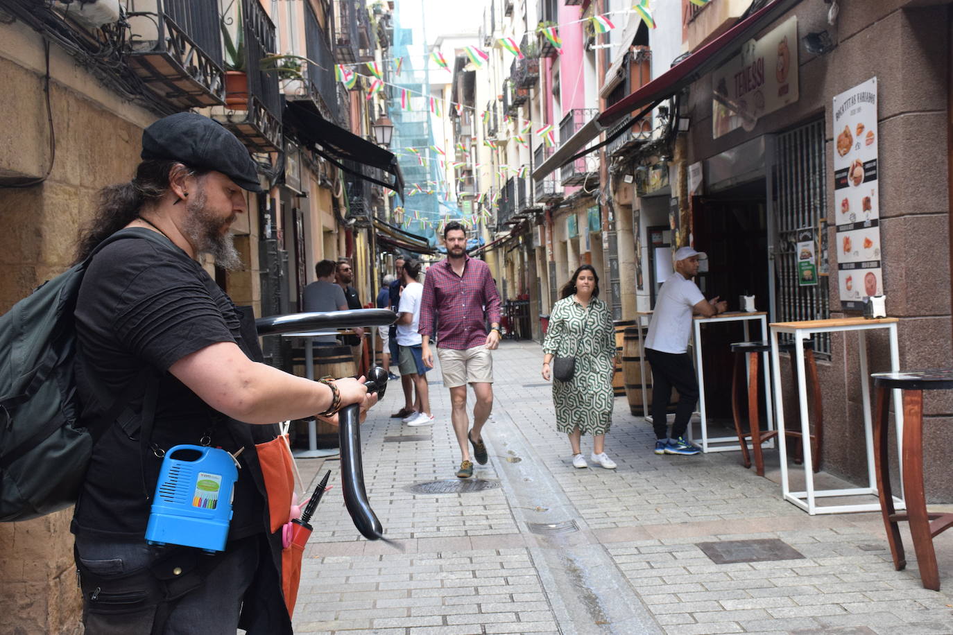 Fotos: Sábado de fiesta en la calle San Juan