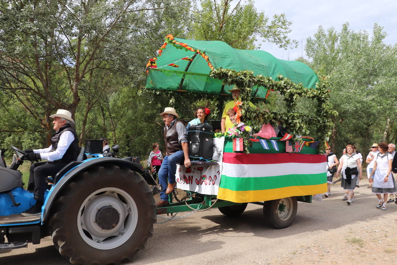 Fotos: Los arnedanos festejan la romería de San Juan