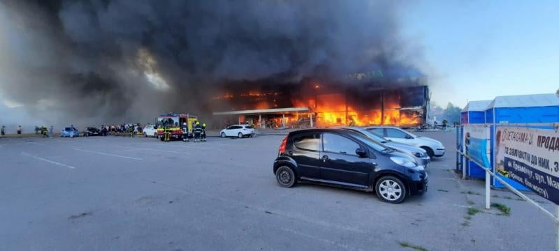 Fotos: Ataque con misiles a un centro comercial en Ucrania