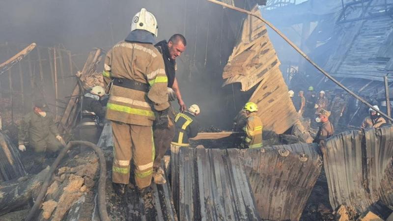 Fotos: Ataque con misiles a un centro comercial en Ucrania