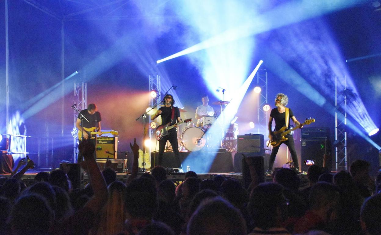 Messura, durante un concierto en Autol. 