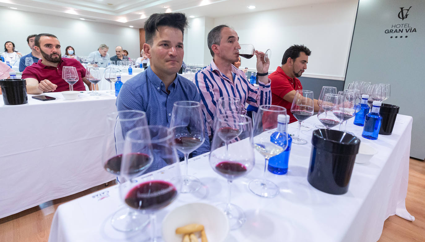 Fotos: Ruiz Monge, protagonista del club de catas