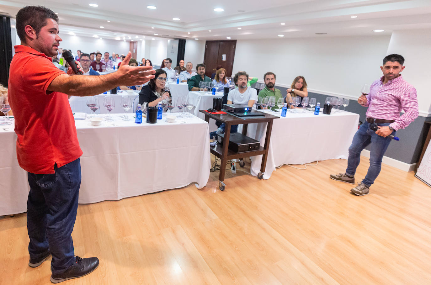 Fotos: Ruiz Monge, protagonista del club de catas