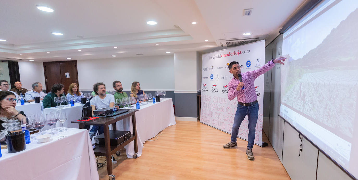 Fotos: Ruiz Monge, protagonista del club de catas