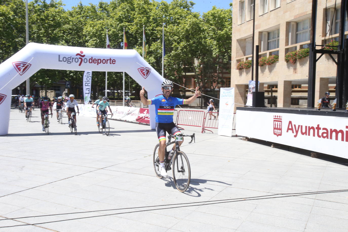 Fotos: La marea ciclista tiñe el paisaje riojano