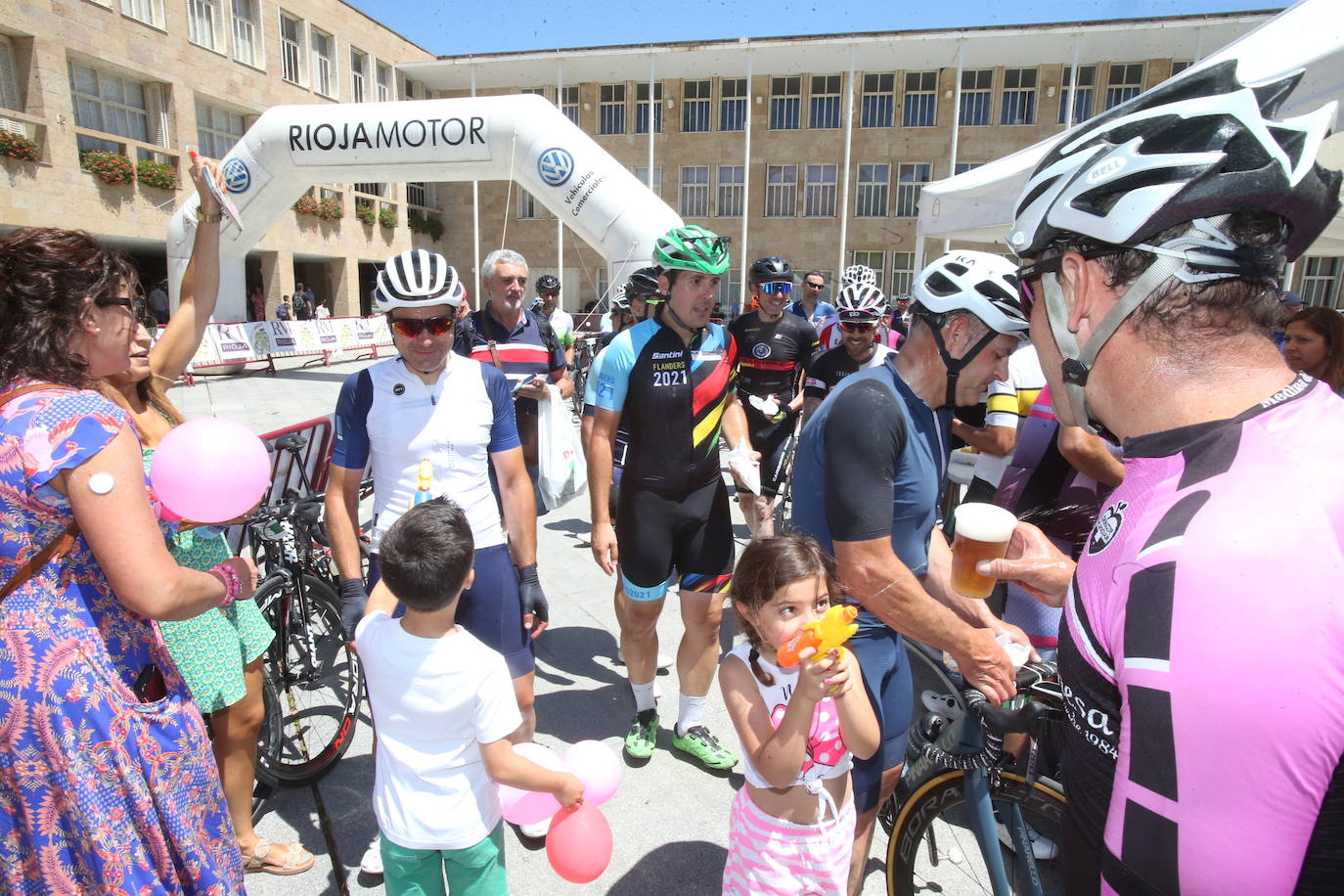 Fotos: La marea ciclista tiñe el paisaje riojano