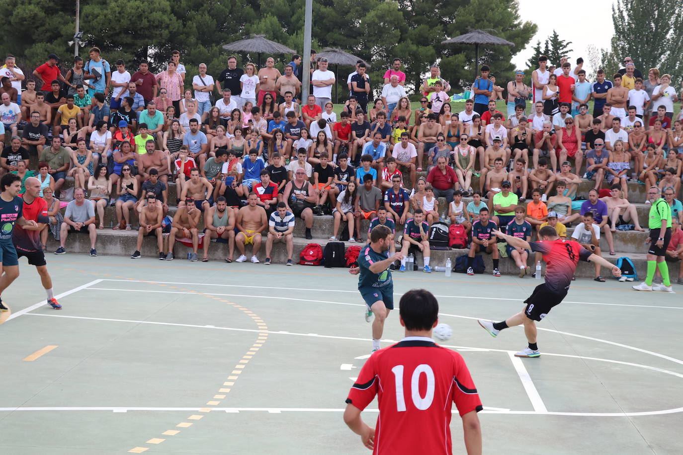 Fotos: 48 Horas de Fútbol Sala de Alfaro: Segura impulsa la remontada que da la Colegiata al Aema