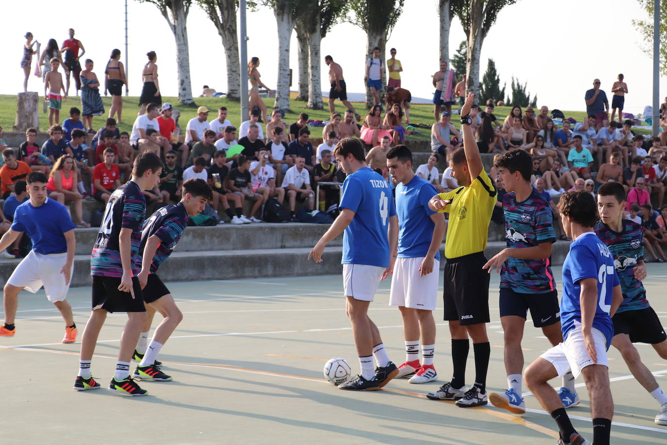 Fotos: 48 Horas de Fútbol Sala de Alfaro: Segura impulsa la remontada que da la Colegiata al Aema