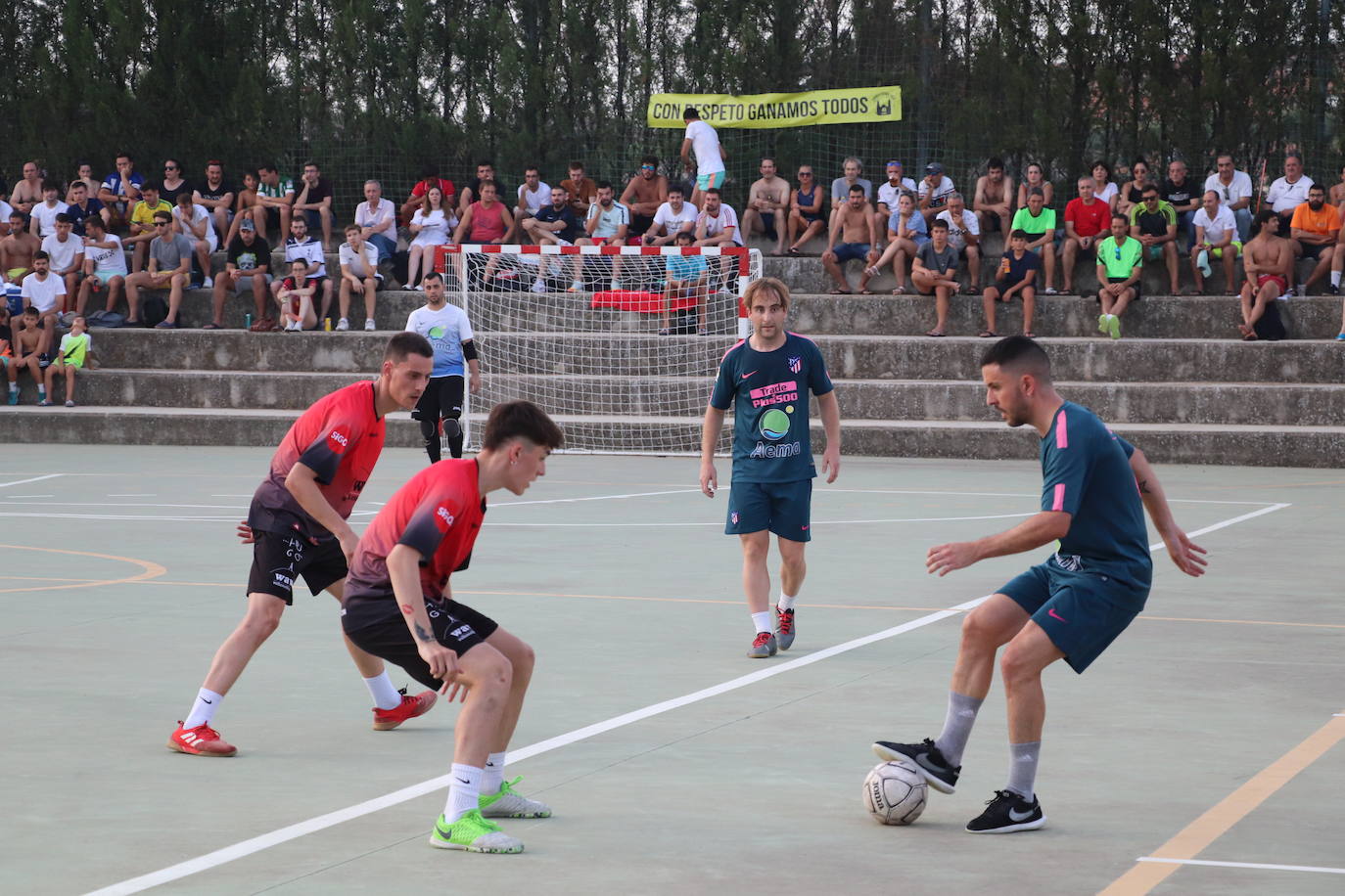 Fotos: 48 Horas de Fútbol Sala de Alfaro: Segura impulsa la remontada que da la Colegiata al Aema