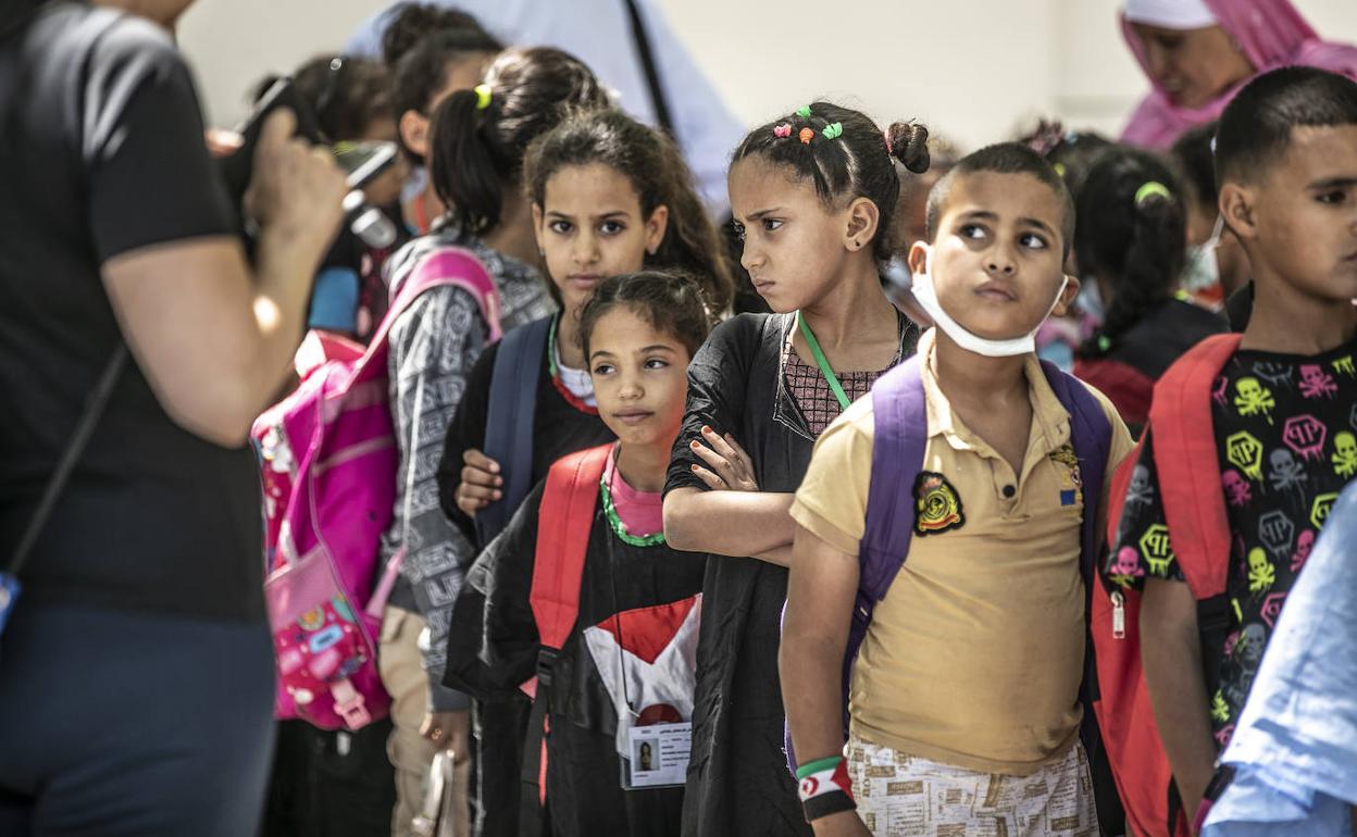 Llegada de los niños saharauis del programa 'Vacaciones en paz'.