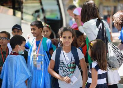 Imagen secundaria 1 - Los niños saharauis de &#039;Vacaciones en paz&#039; llegan a Logroño