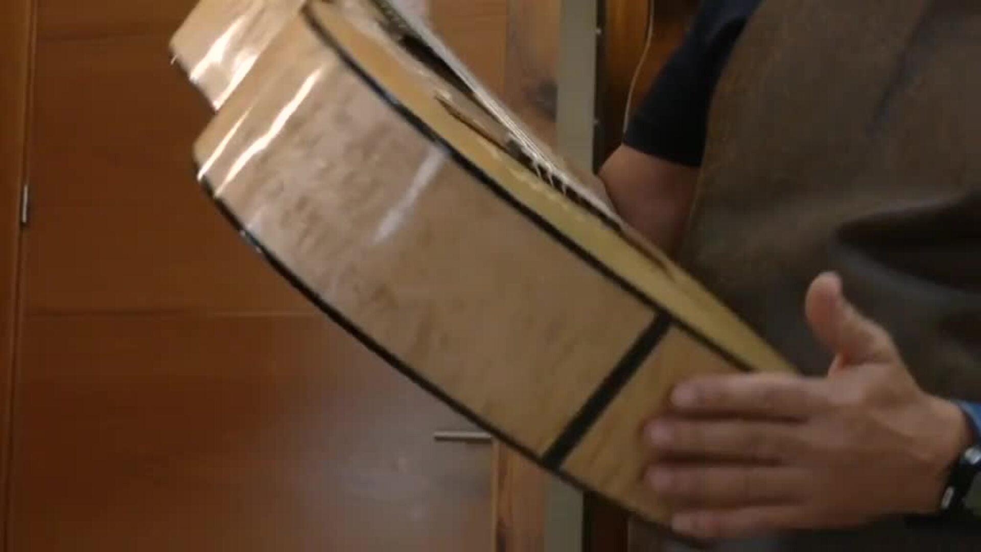 Así se adapta el oficio de luthier al siglo XXI sin cambiar su esencia