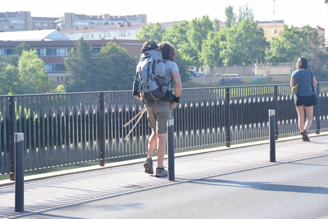 Fotos: Un recorrido simbólico y saludable por el Camino de Santiago en Logroño