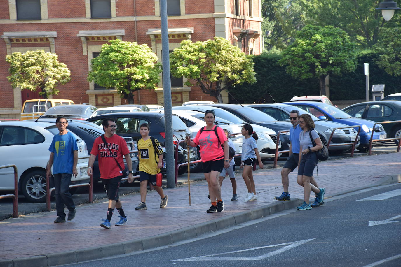 Fotos: Un recorrido simbólico y saludable por el Camino de Santiago en Logroño