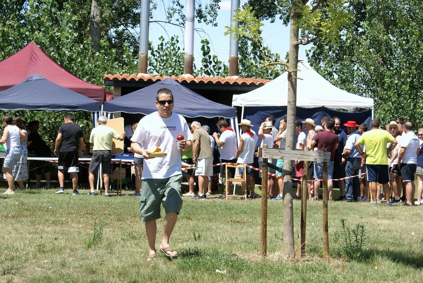 La jira campestre del domingo es uno de los últimos actos festeros. 