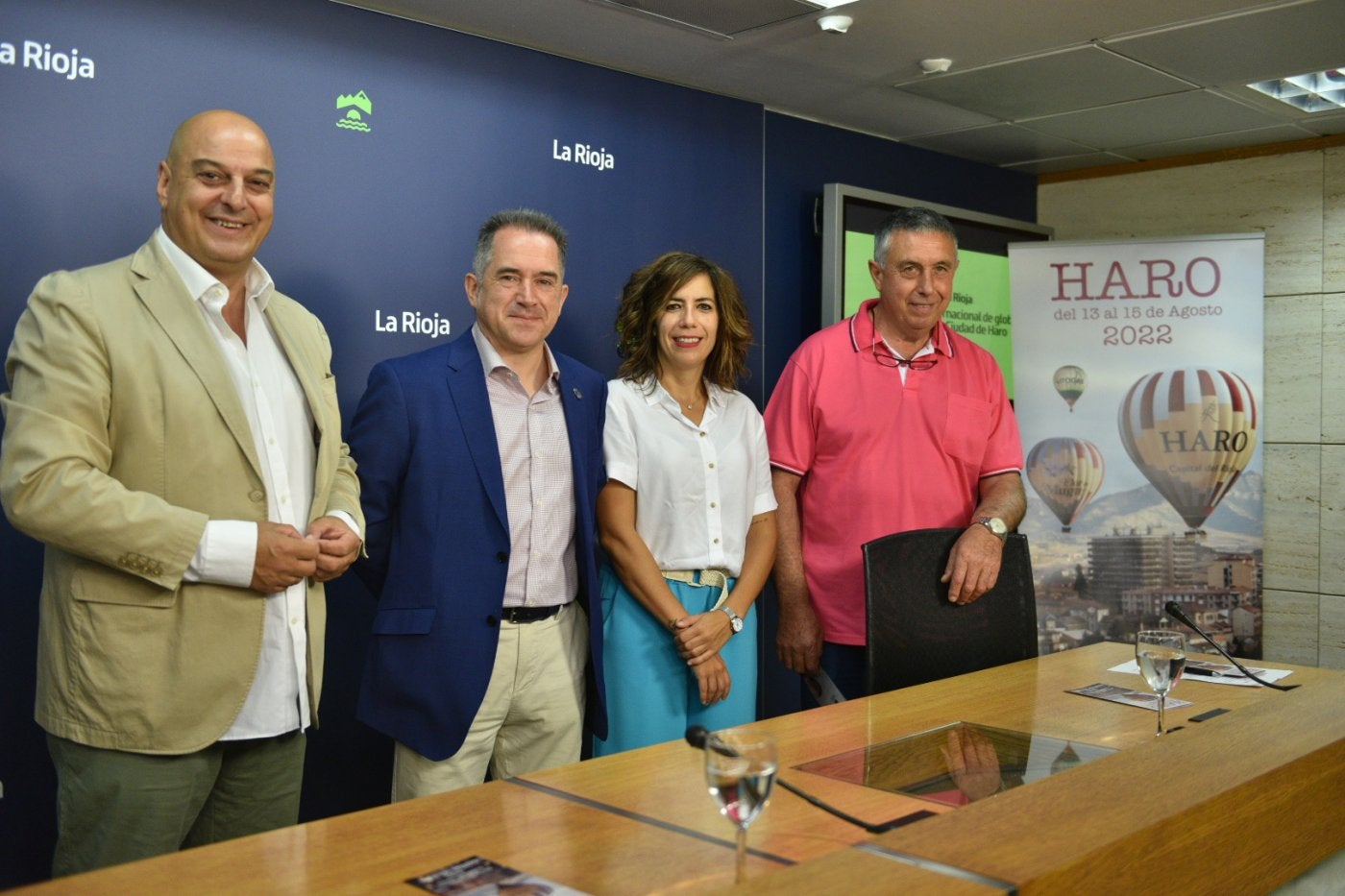 Leopoldo García, Eloy Madorrán, Laura Rivado y Óscar Ayala, ayer en la presentación de la prueba. 