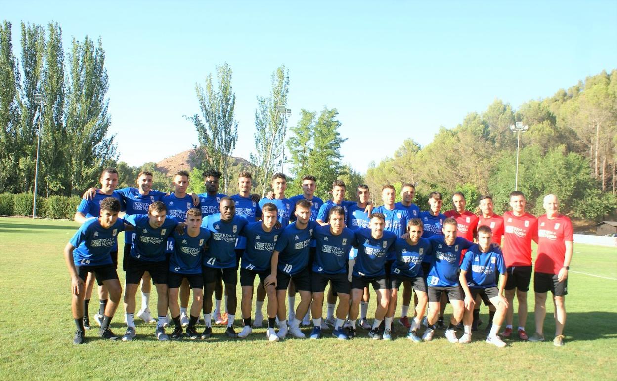 Plantilla y cuerpo técnico del Náxara. 