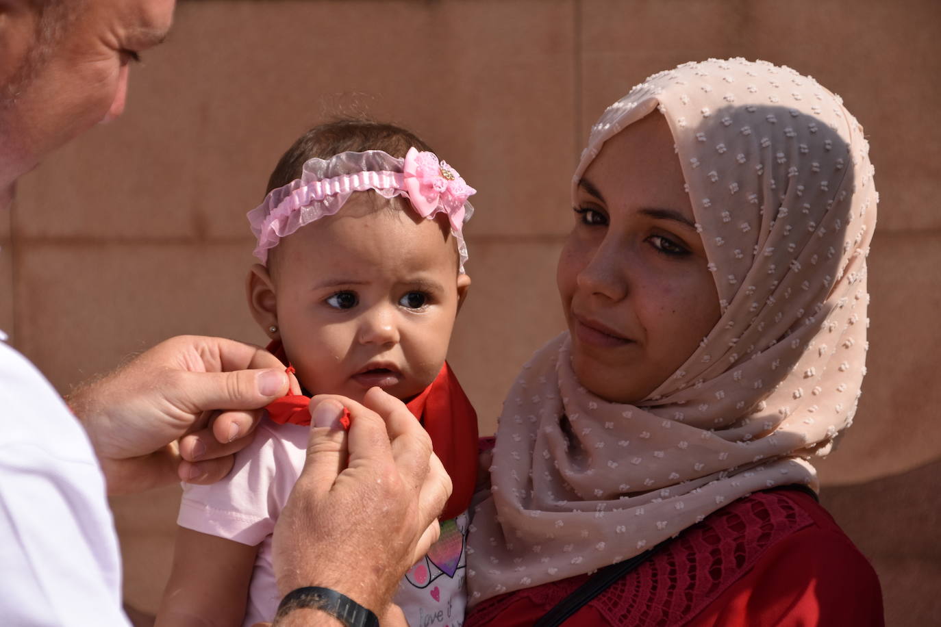 Fotos: Quel inicia las fiestas con el cohete y pañuelos para niños y mayores