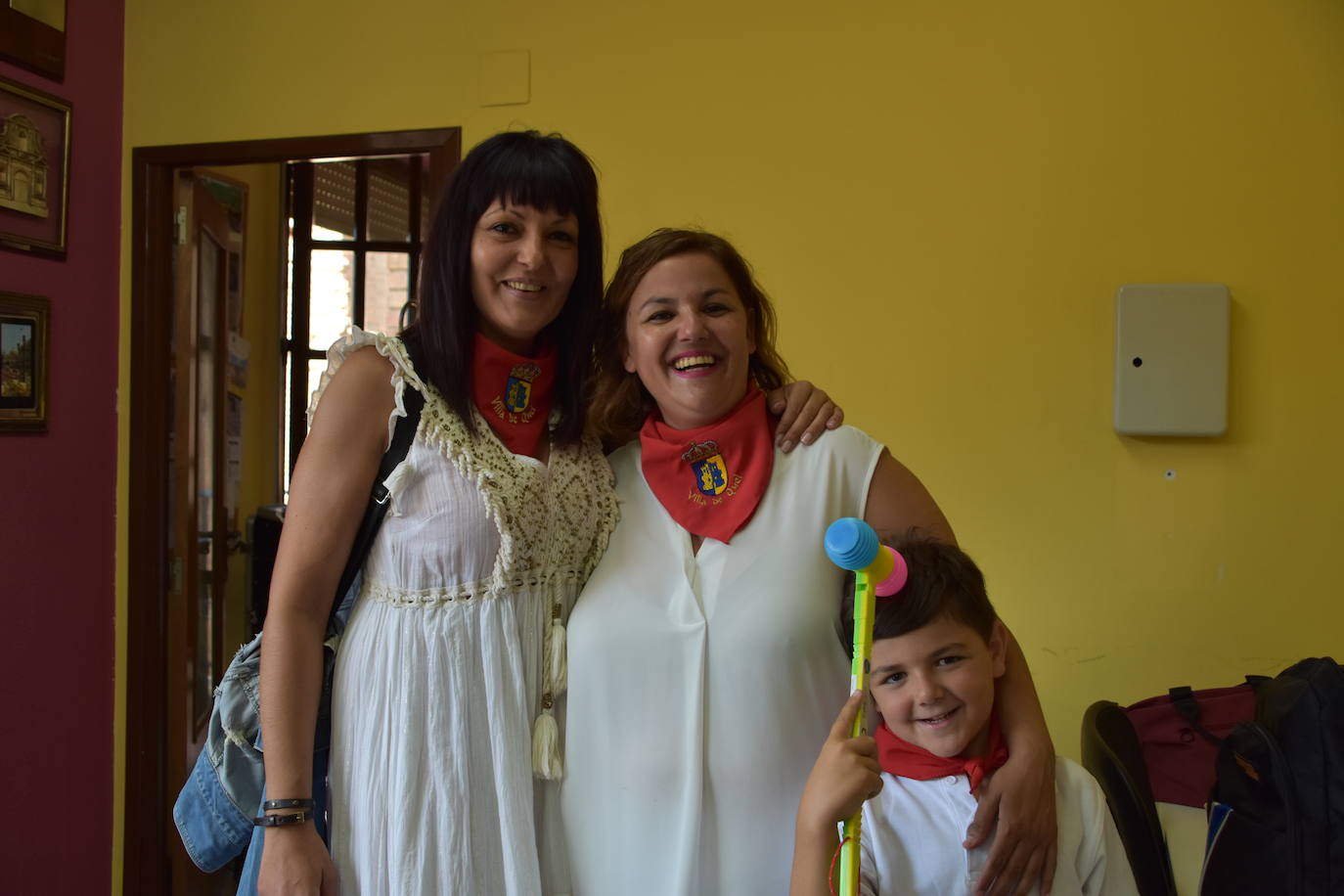 Fotos: Quel inicia las fiestas con el cohete y pañuelos para niños y mayores