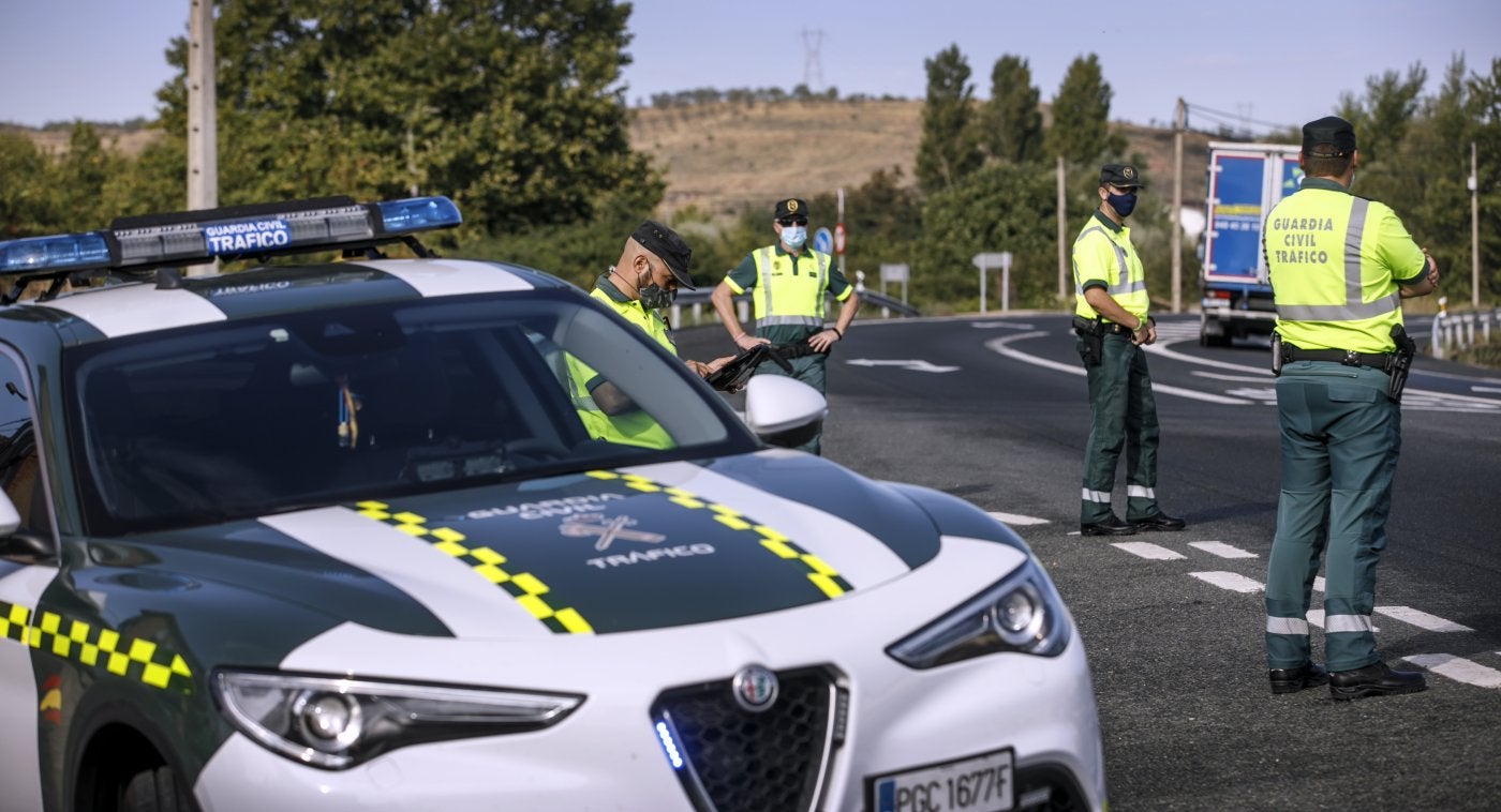 Una de las campañas de vigilancia llevadas a cabo por la DGT para concienciar a los conductores de los peligros de distraerse al volante. 