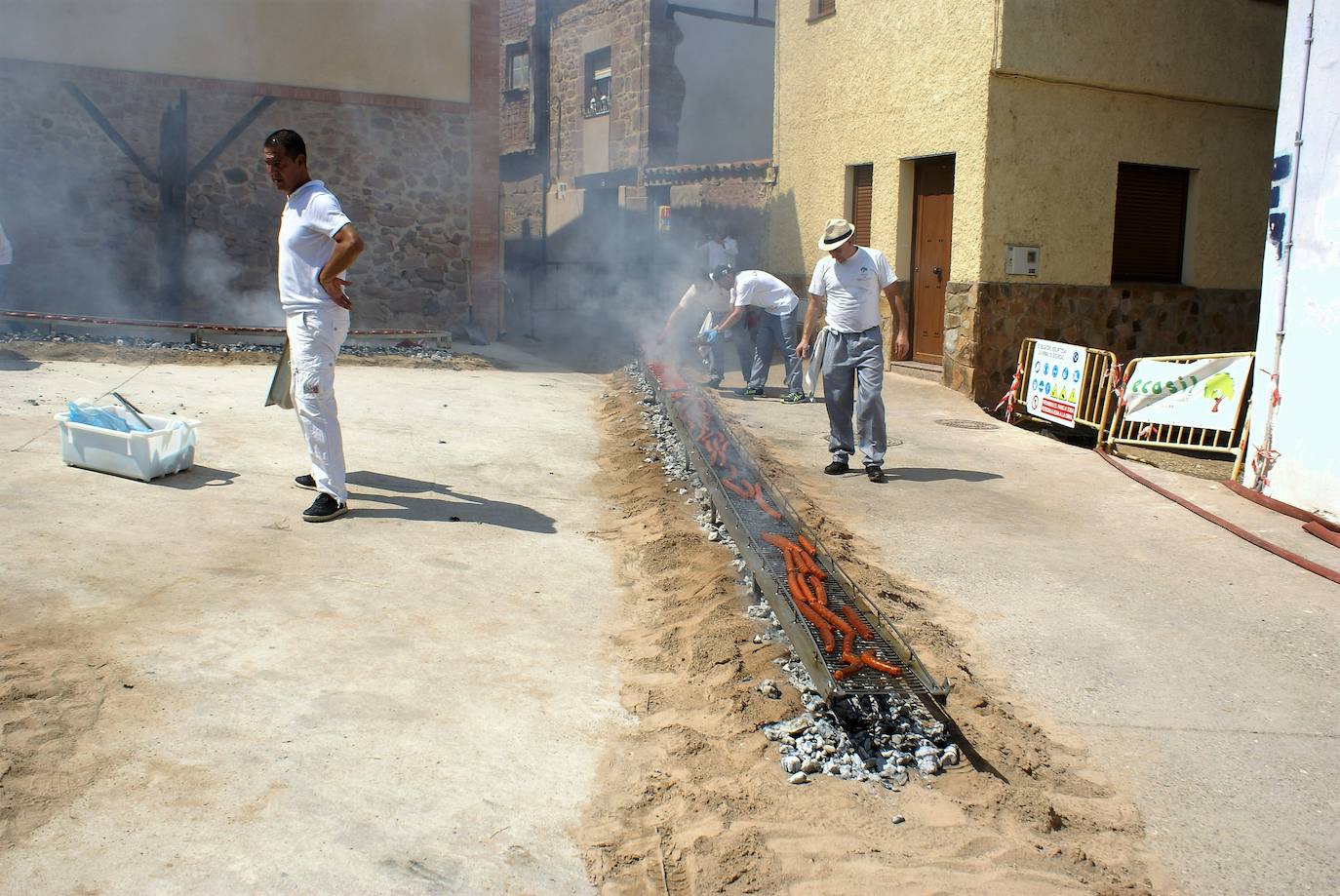 Fotos: Camprovín repartió más de 2.000 raciones de chorizo