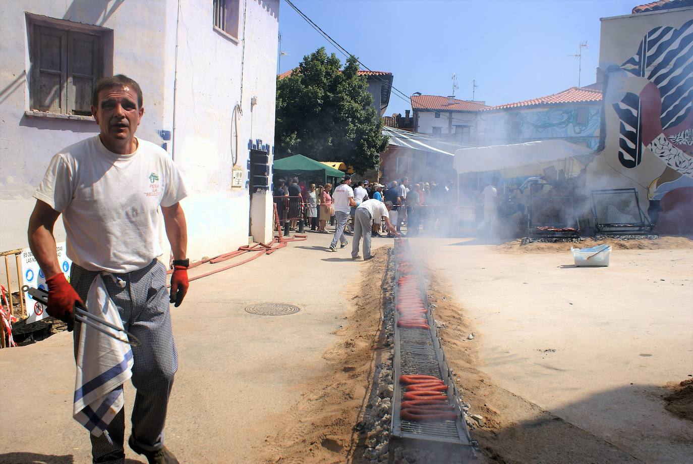 Fotos: Camprovín repartió más de 2.000 raciones de chorizo