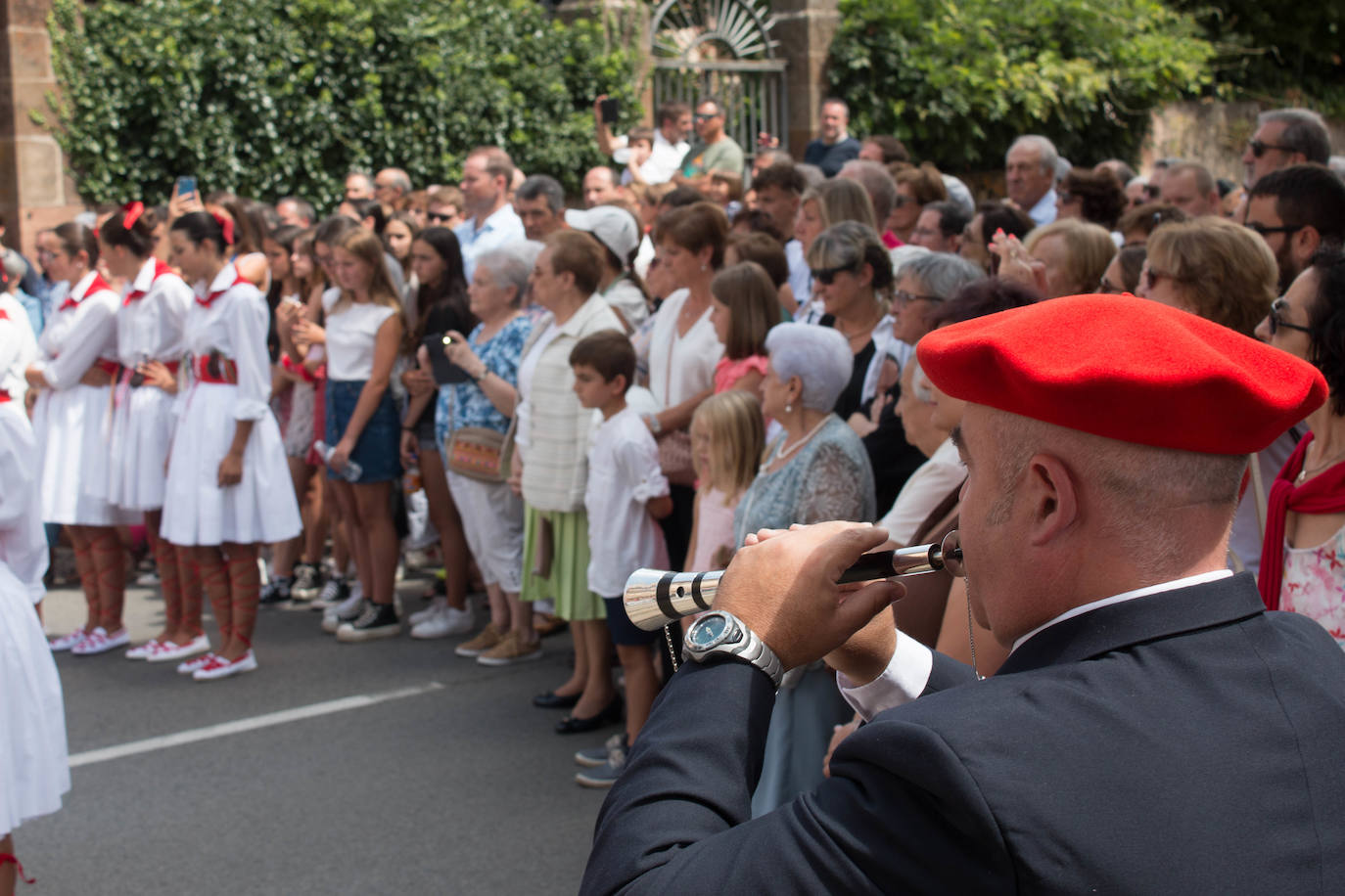 Fotos: Fiestas de Ezcaray: La romería al pico San Lorenzo, techo riojano, y la misa y procesión en la villa