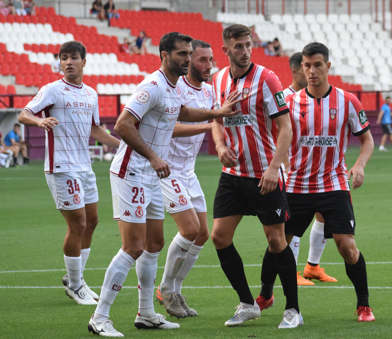 Fotos: Primer amistoso de la UDL ante su afición