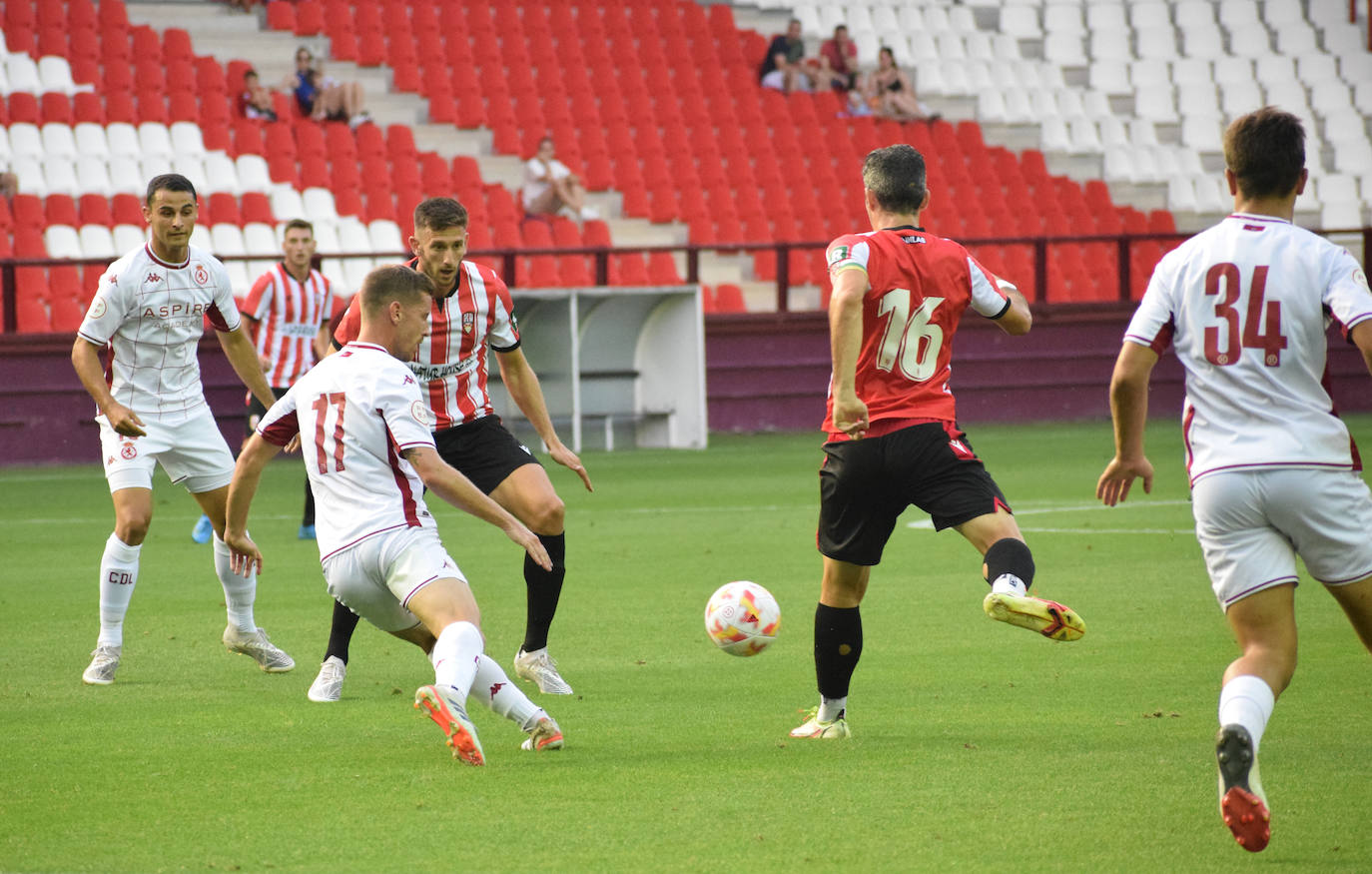 Fotos: Primer amistoso de la UDL ante su afición