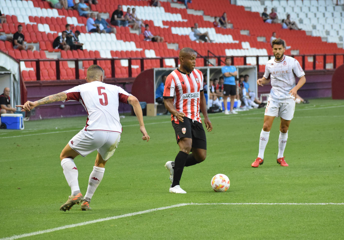 Fotos: Primer amistoso de la UDL ante su afición