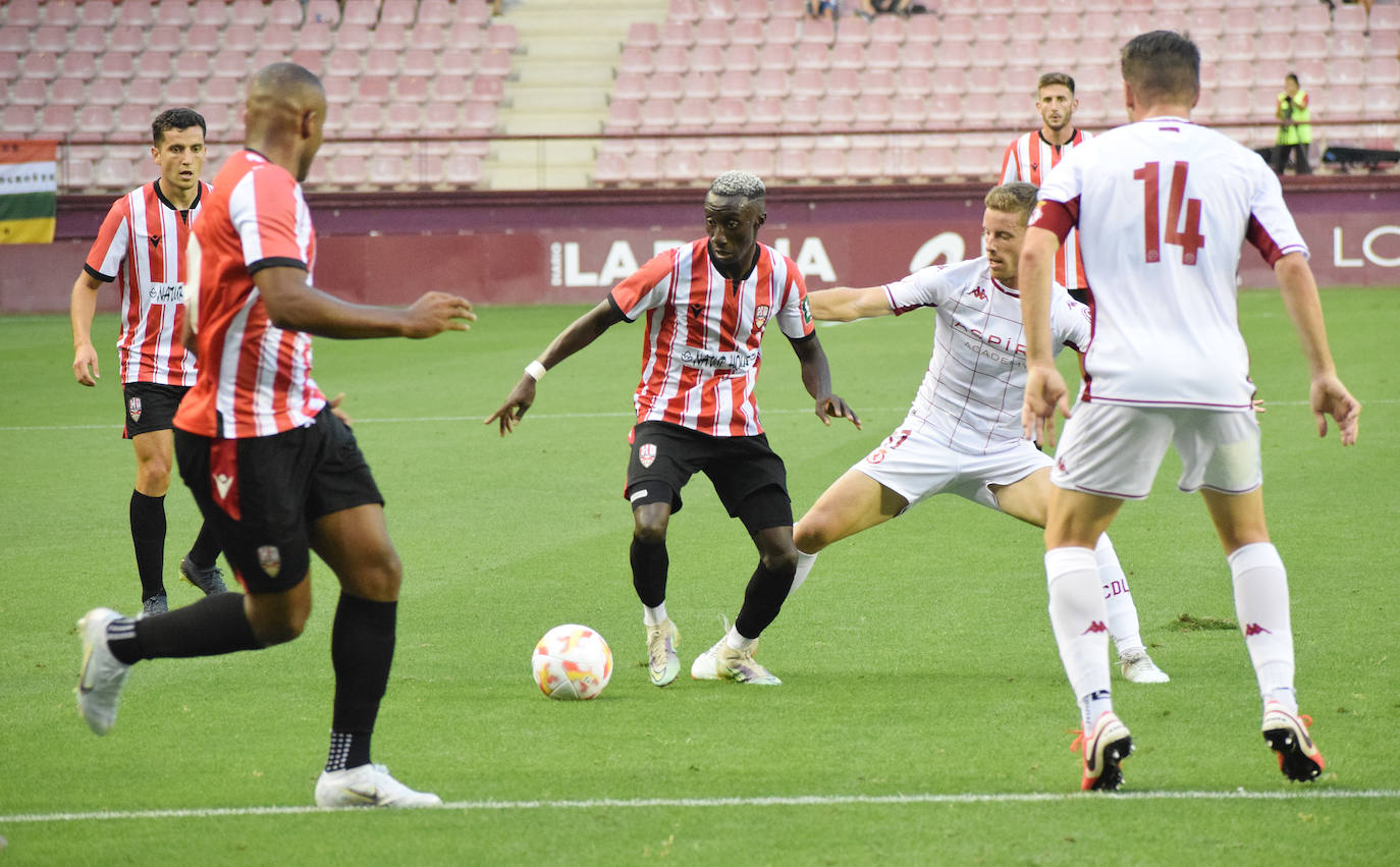 Fotos: Primer amistoso de la UDL ante su afición