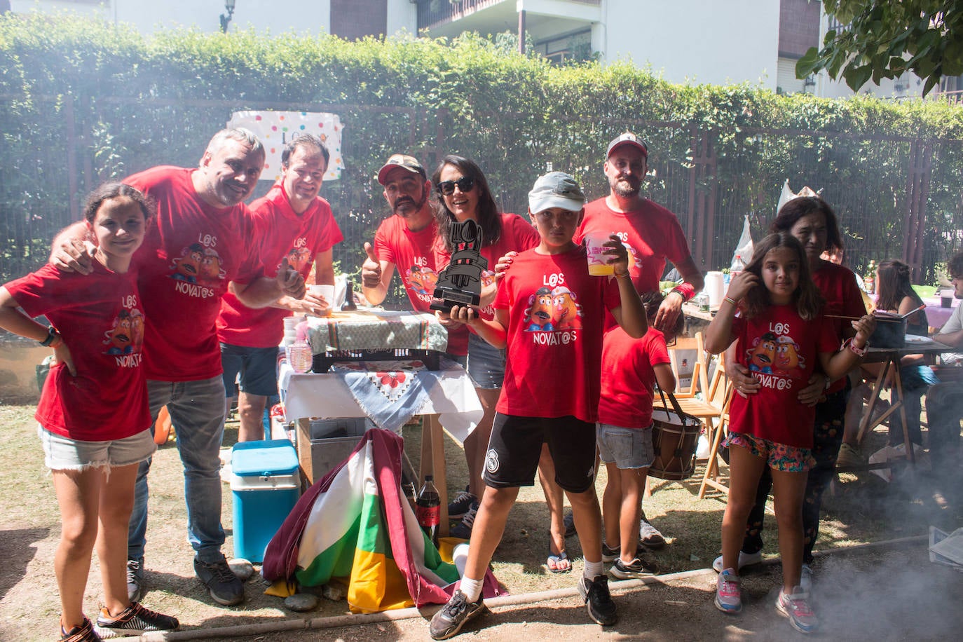 Fotos: Cuarenta cuadrillas en el Concurso de Calderetas de Ezcaray