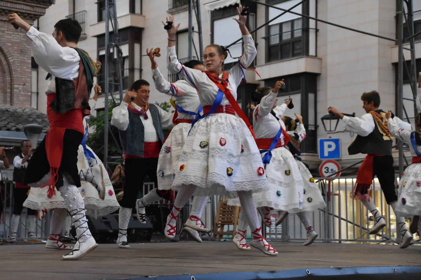 Fotos: Calahorra acogió el XXXII Festival Internacional de Danzas