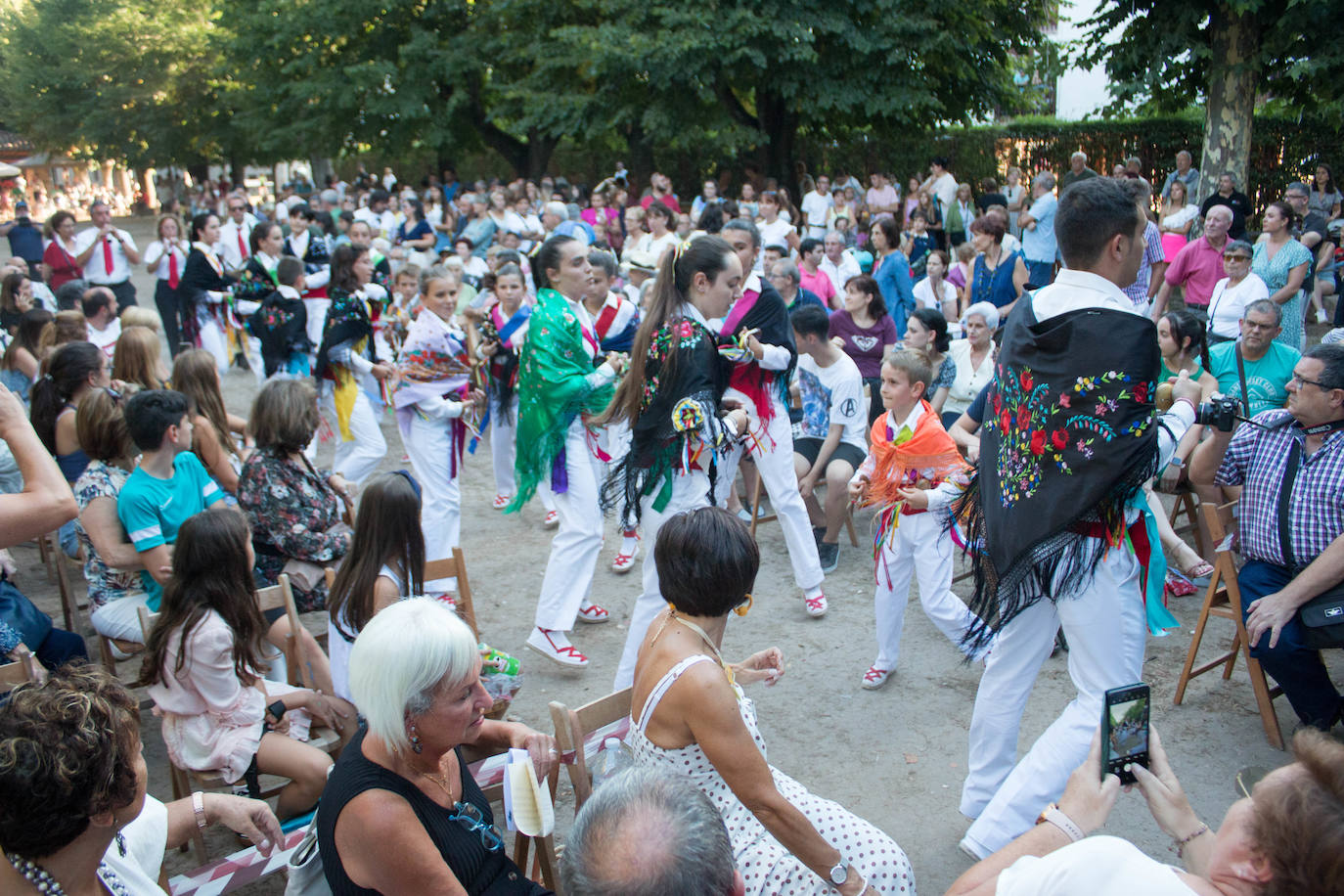 Fotos: Ezcaray despide sus fiestas con mucho ritmo