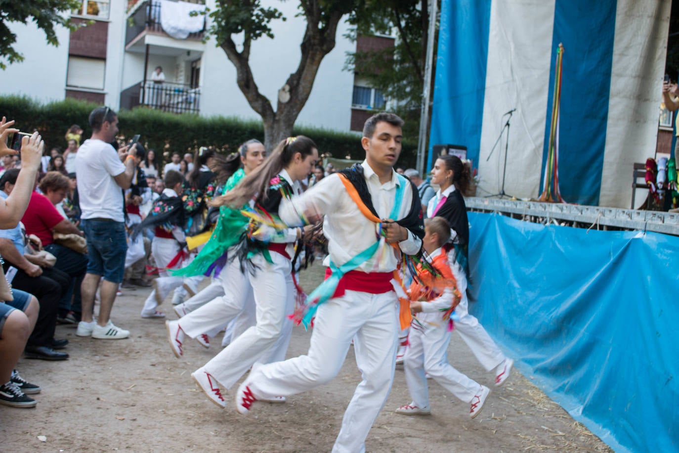 Fotos: Ezcaray despide sus fiestas con mucho ritmo