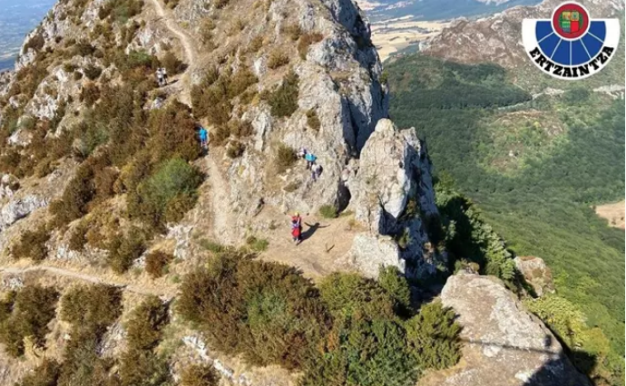 Rescatado un senderista de 20 años accidentado en el León Dormido