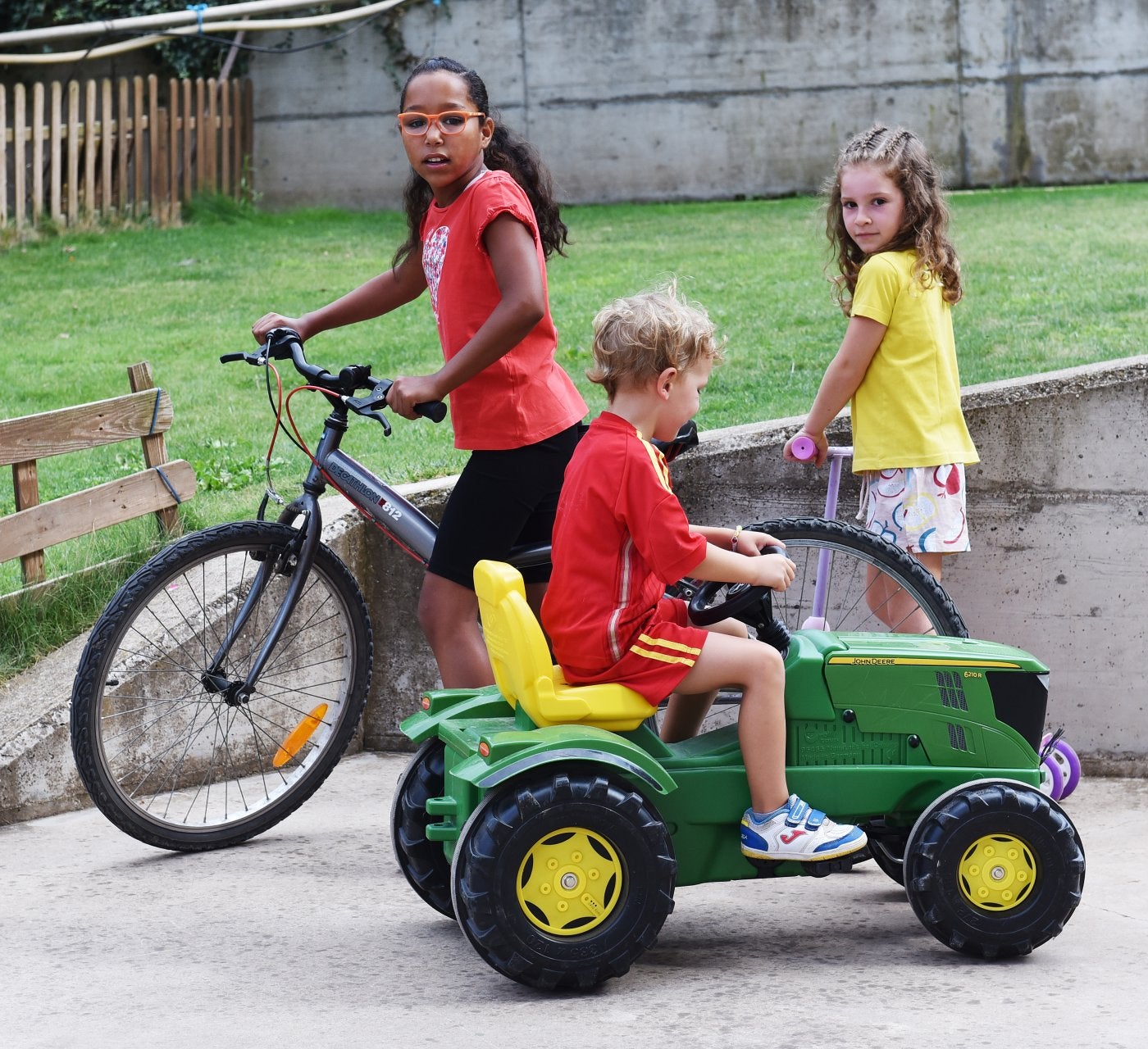 Aicha Nana disfruta de las vacaciones de verano con su familia de acogida. 