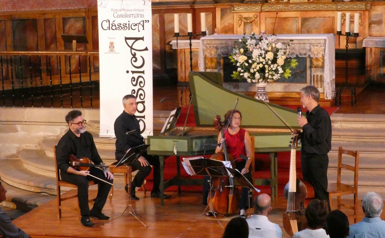 La Orquesta Barroca de Sevilla en su actuación reducida de ayer, en La Piedad. 