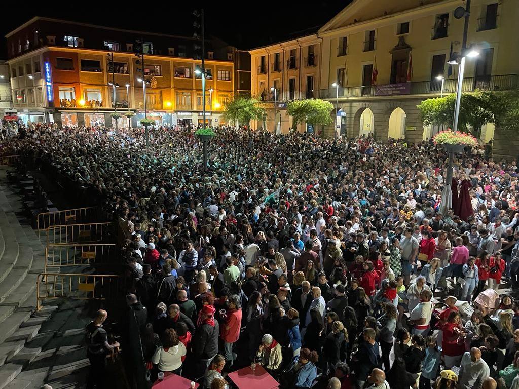 Fotos: Concierto multitudinario de Camela en Alfaro