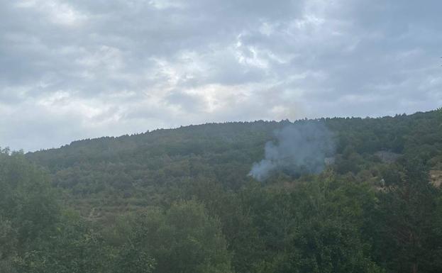 El humo del incendio en Villoslada. 