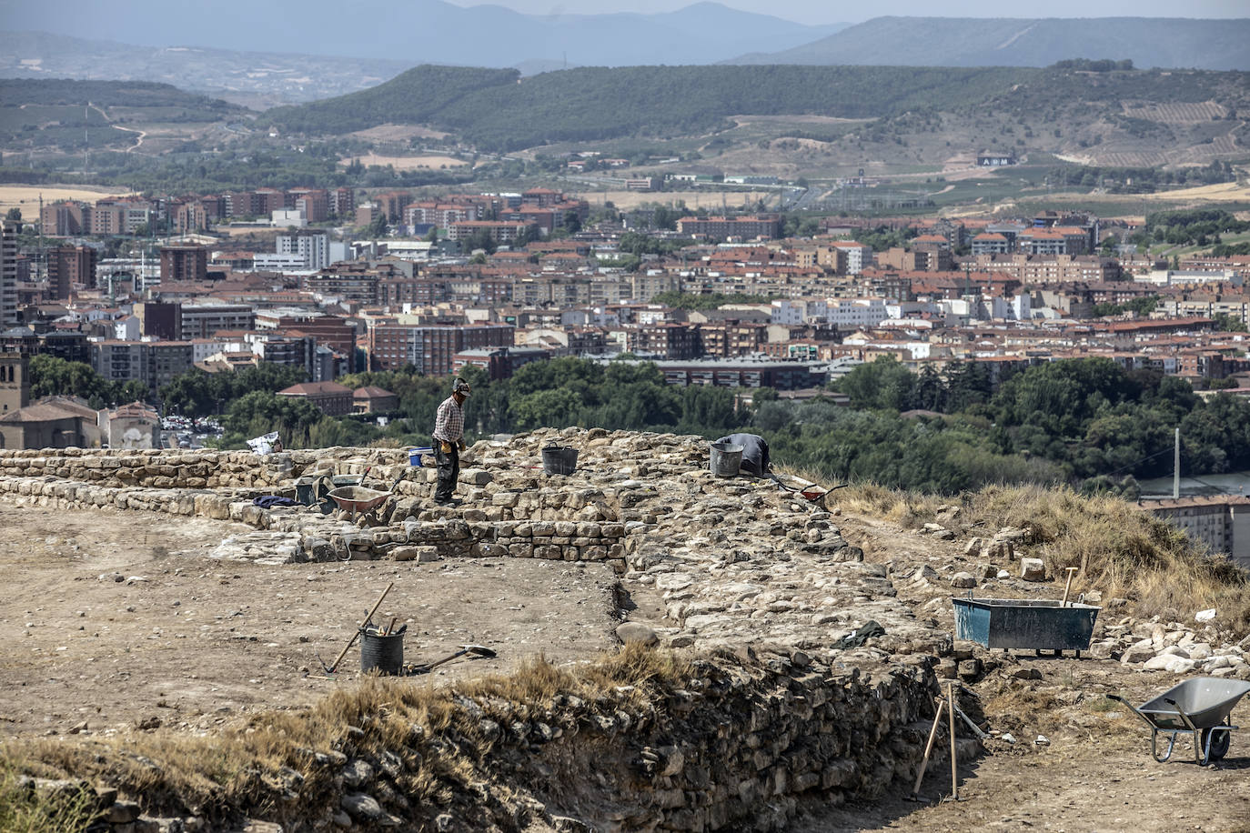 Fotos: El yacimiento del monte Cantabria muestra nuevas partes